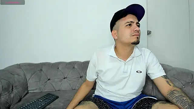 OwenStonne  online show from September 10, 2025, 4:23 am