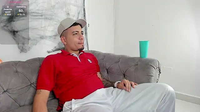 OwenStonne  online show from October 17, 2025, 4:15 am