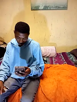 KruellaR1de3 online show from February 18, 2026, 9:22 pm