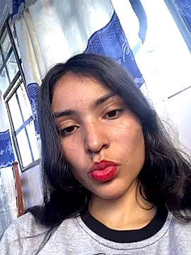 Snapshot of hotwife26 chatting on September 19, 2025, 4:29 pm hotwife26 online show from September 19, 2025, 4:29 pm