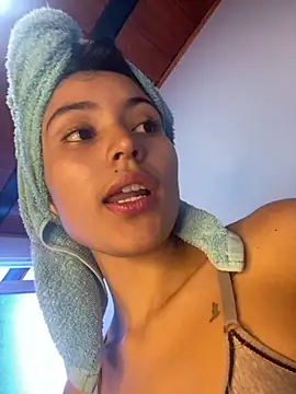 Snapshot of hotwife26 chatting on October 27, 2025, 3:16 pm hotwife26 online show from October 27, 2025, 3:16 pm