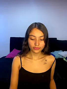 Snapshot of hotwife26 chatting on November 4, 2025, 3:55 pm hotwife26 online show from November 4, 2025, 3:55 pm