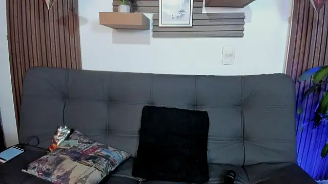 April  foxx online show from October 4, 2025, 3:43 pm