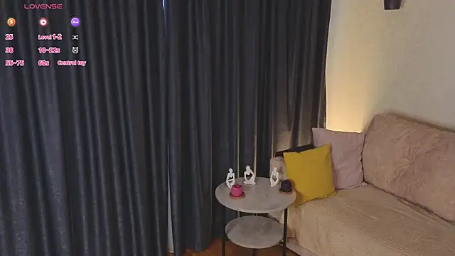 Snapshot of LouisaChaobal chatting on October 18, 2025, 1:08 am LouisaChaobal online show from October 18, 2025, 1:08 am