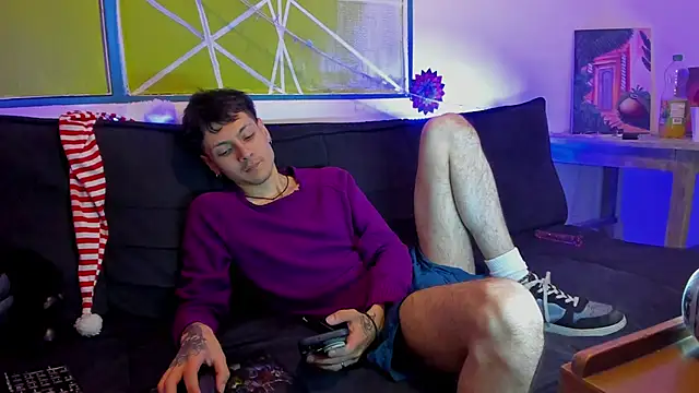 Snapshot of Dioniso_guy8 chatting on December 19, 2025, 8:38 pm Dioniso guy8 online show from December 19, 2025, 8:38 pm