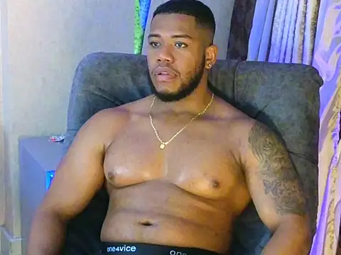 Snapshot of BenjaminCol_ chatting on October 12, 2025, 12:42 am BenjaminCol online show from October 12, 2025, 12:42 am