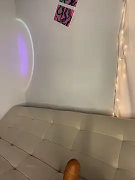 alysa g  online show from April 1, 2026, 10:29 pm