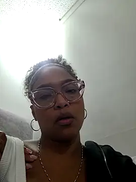 BiiancaEstradaa online show from May 16, 2026, 2:52 am