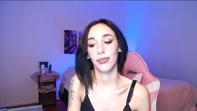 Snapshot of Sofia_Amour chatting on September 28, 2025, 10:04 pm Sofia Amour online show from September 28, 2025, 10:04 pm