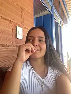 Mia jhoonson online show from May 14, 2026, 2:57 pm