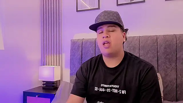 Naim Bennetsex online show from September 19, 2025, 4:40 pm