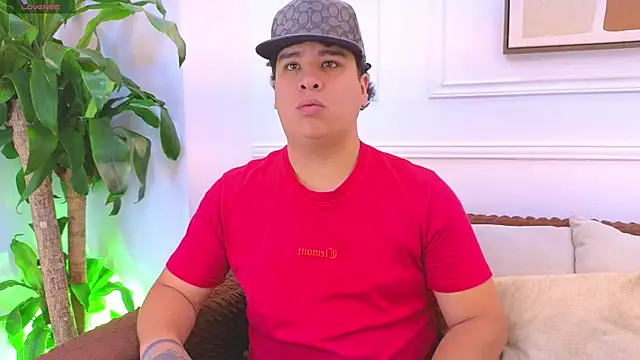 Snapshot of Naim_Bennetsex chatting on July 3, 2026, 6:36 pm Naim Bennetsex online show from July 3, 2026, 6:36 pm