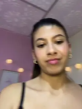 Lenapink19 online show from January 8, 2026, 11:18 pm