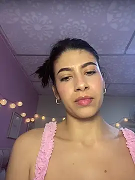 Snapshot of Lenapink19 chatting on January 17, 2026, 10:13 pm Lenapink19 online show from January 17, 2026, 10:13 pm