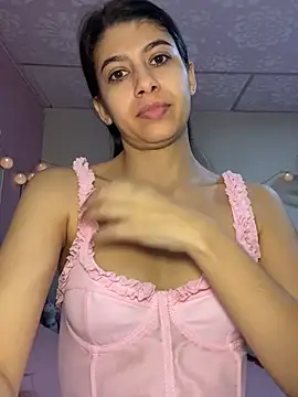 Snapshot of Lenapink19 chatting on February 3, 2026, 10:26 pm Lenapink19 online show from February 3, 2026, 10:26 pm