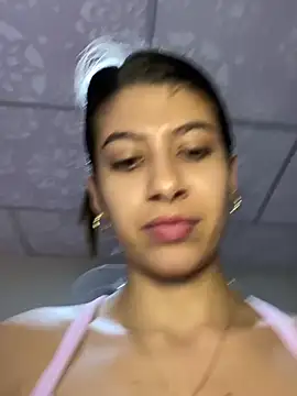 Snapshot of Lenapink19 chatting on February 9, 2026, 10:25 pm Lenapink19 online show from February 9, 2026, 10:25 pm