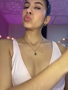 Snapshot of Lenapink19 chatting on February 15, 2026, 8:49 pm Lenapink19 online show from February 15, 2026, 8:49 pm