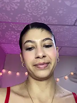 Snapshot of Lenapink19 chatting on February 17, 2026, 10:27 pm Lenapink19 online show from February 17, 2026, 10:27 pm