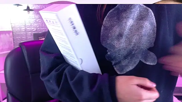 Natalie loffreda online show from September 25, 2025, 2:48 am