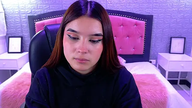 Natalie loffreda online show from October 4, 2025, 2:53 am