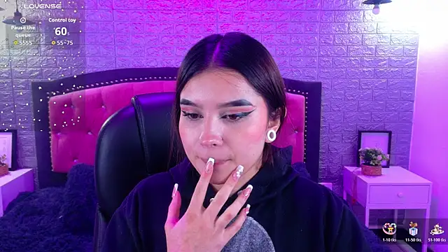 Natalie loffreda online show from November 22, 2025, 3:16 am