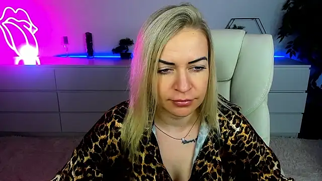 Snapshot of Anna_Snows chatting on September 16, 2025, 6:42 pm Anna Snows online show from September 16, 2025, 6:42 pm