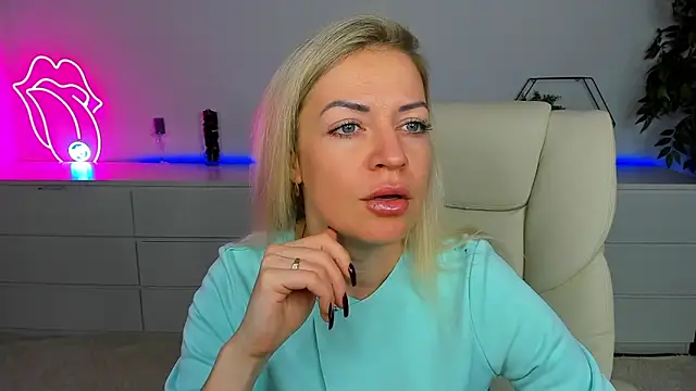 Snapshot of Anna_Snows chatting on September 20, 2025, 6:31 pm Anna Snows online show from September 20, 2025, 6:31 pm