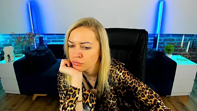 Snapshot of Anna_Snows chatting on September 23, 2025, 12:08 pm Anna Snows online show from September 23, 2025, 12:08 pm