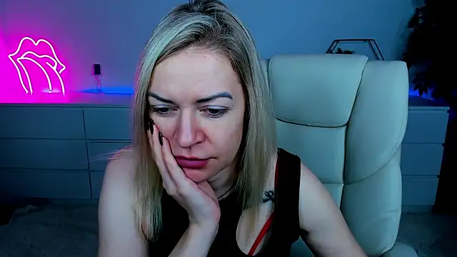 Snapshot of Anna_Snows chatting on September 29, 2025, 5:12 am Anna Snows online show from September 29, 2025, 5:12 am