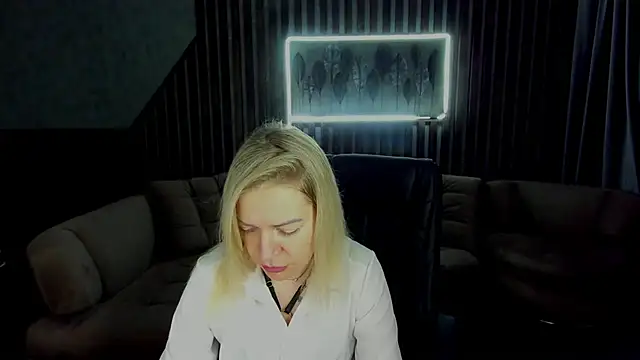 Snapshot of Anna_Snows chatting on October 11, 2025, 5:39 am Anna Snows online show from October 11, 2025, 5:39 am