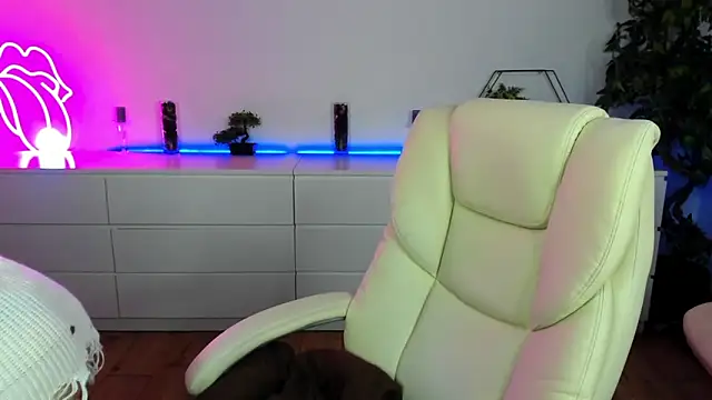 Snapshot of Anna_Snows chatting on October 22, 2025, 5:52 am Anna Snows online show from October 22, 2025, 5:52 am