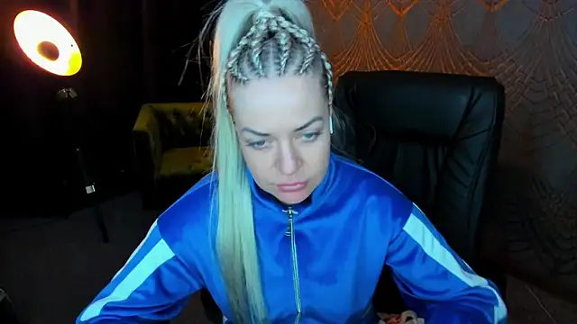 Anna Snows online show from April 9, 2026, 4:23 am