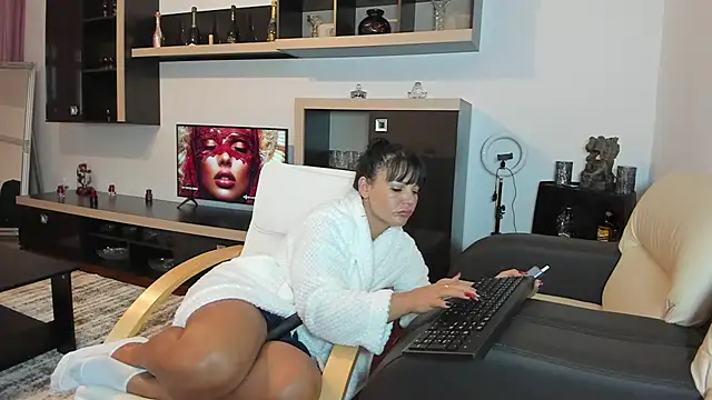 Ella sweety00 online show from April 3, 2026, 4:05 pm