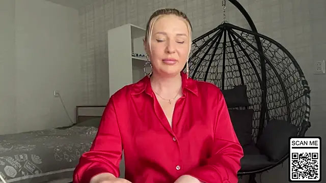 Blondie xoxoxo online show from May 25, 2026, 1:06 pm