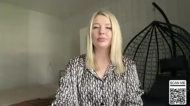 Snapshot of Blondie_xoxoxo chatting on June 17, 2026, 8:39 am Blondie xoxoxo online show from June 17, 2026, 8:39 am