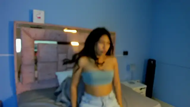 LICKY LOV online show from September 12, 2025, 3:06 am