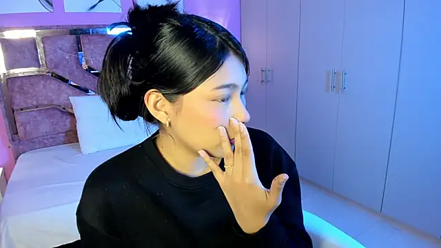 LICKY LOV online show from January 7, 2026, 12:18 pm