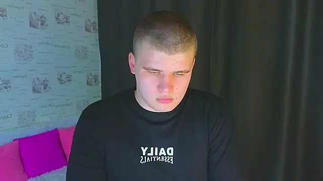 Snapshot of kittenmurr chatting on September 23, 2025, 5:16 pm kittenmurr online show from September 23, 2025, 5:16 pm