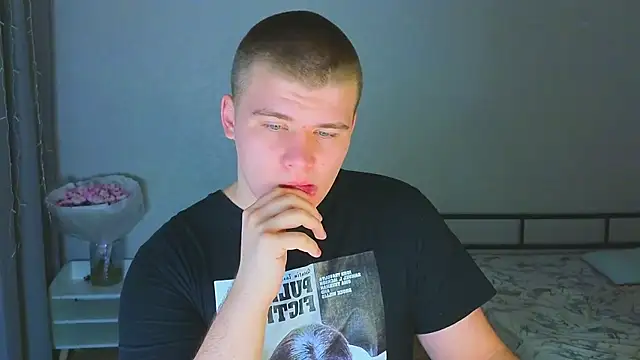 Snapshot of kittenmurr chatting on November 2, 2025, 10:23 pm kittenmurr online show from November 2, 2025, 10:23 pm