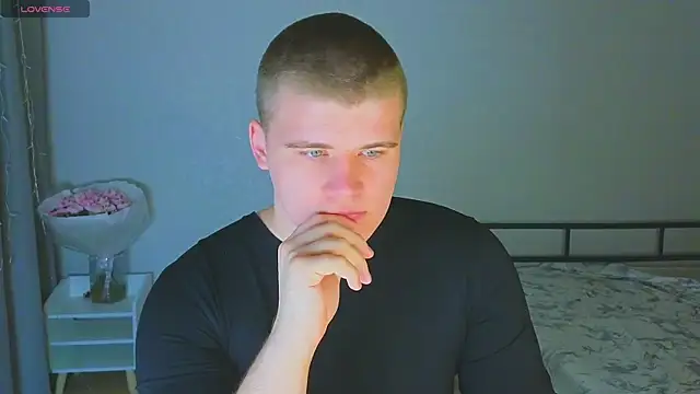 Snapshot of kittenmurr chatting on November 3, 2025, 9:16 pm kittenmurr online show from November 3, 2025, 9:16 pm