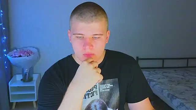 Snapshot of kittenmurr chatting on November 7, 2025, 6:52 pm kittenmurr online show from November 7, 2025, 6:52 pm