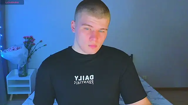 Snapshot of kittenmurr chatting on November 10, 2025, 7:13 pm kittenmurr online show from November 10, 2025, 7:13 pm