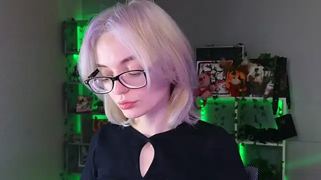 Snapshot of ShizukaBlanche chatting on September 25, 2025, 3:43 am ShizukaBlanche online show from September 25, 2025, 3:43 am