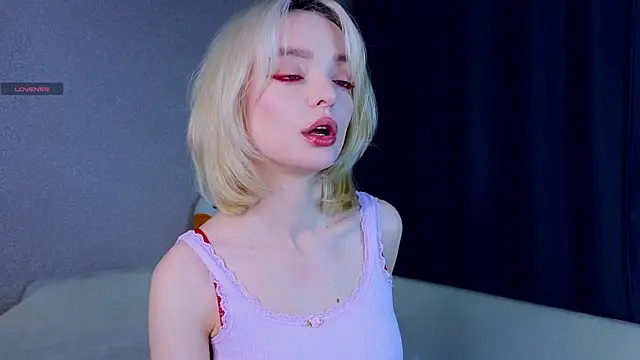 Snapshot of ShizukaBlanche chatting on November 20, 2025, 3:18 am ShizukaBlanche online show from November 20, 2025, 3:18 am