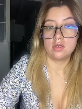 Blair Bunnyy online show from November 27, 2025, 6:04 am