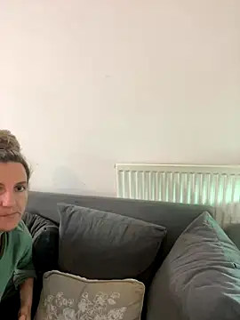 Snapshot of Charsworld chatting on November 3, 2025, 9:43 am Charsworld online show from November 3, 2025, 9:43 am