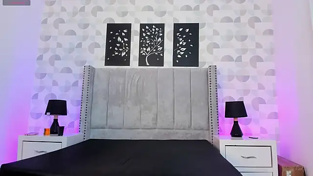 Snapshot of natasha_moreno chatting on October 28, 2025, 12:19 pm natasha moreno online show from October 28, 2025, 12:19 pm