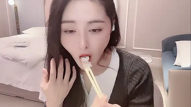 Snapshot of Ianxuan chatting on November 15, 2025, 12:45 pm Ianxuan online show from November 15, 2025, 12:45 pm