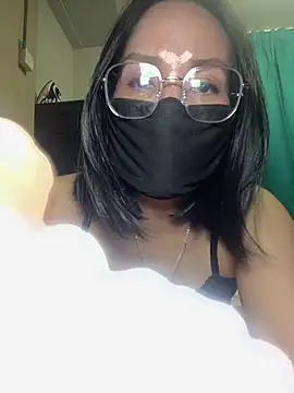 Snapshot of melyiaaa chatting on February 15, 2026, 2:14 pm melyiaaa online show from February 15, 2026, 2:14 pm