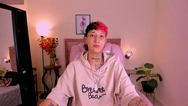 Snapshot of Luci_Rose chatting on September 23, 2025, 3:20 am Luci Rose online show from September 23, 2025, 3:20 am